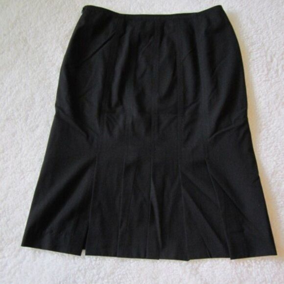 Banana Republic Skirt - Picture 2 of 7
